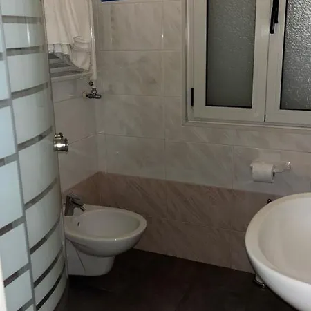 Metropols Panzió Sottomarina