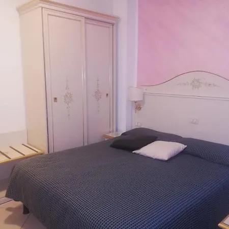Bed & Breakfast Metropols 3*