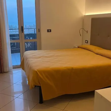 فندق مبيت وإفطار Metropols 3*