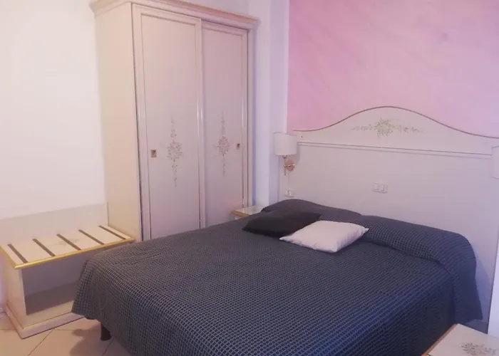 Bed and Breakfast Metropols 3*
